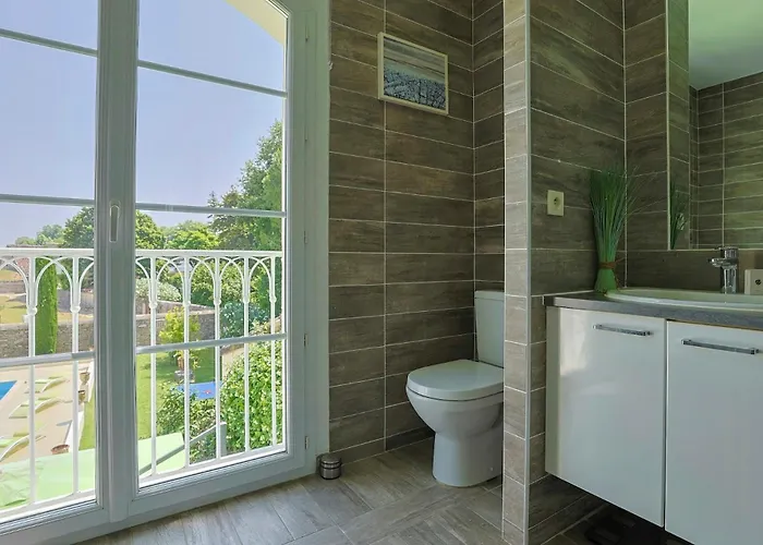 With Pool Near Pic Saint-loup